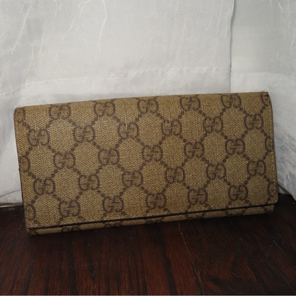 Authentic Gucci Wallet Preowned